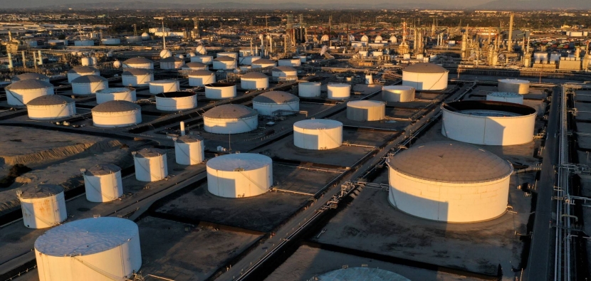 النفط يقفز 3.5 % بسبب مخاوف فرض عقوبات جديدة على روسيا وإيران